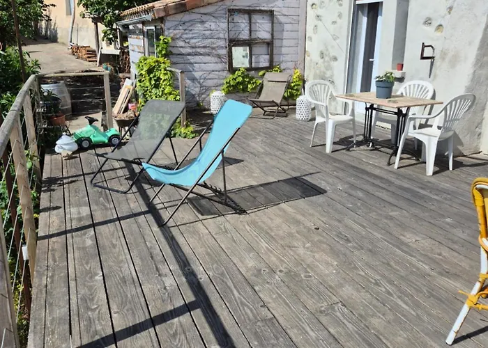 Grande Terrasse Avec Vue Entre Mediterranee Et Pays Cathare 펜션 *